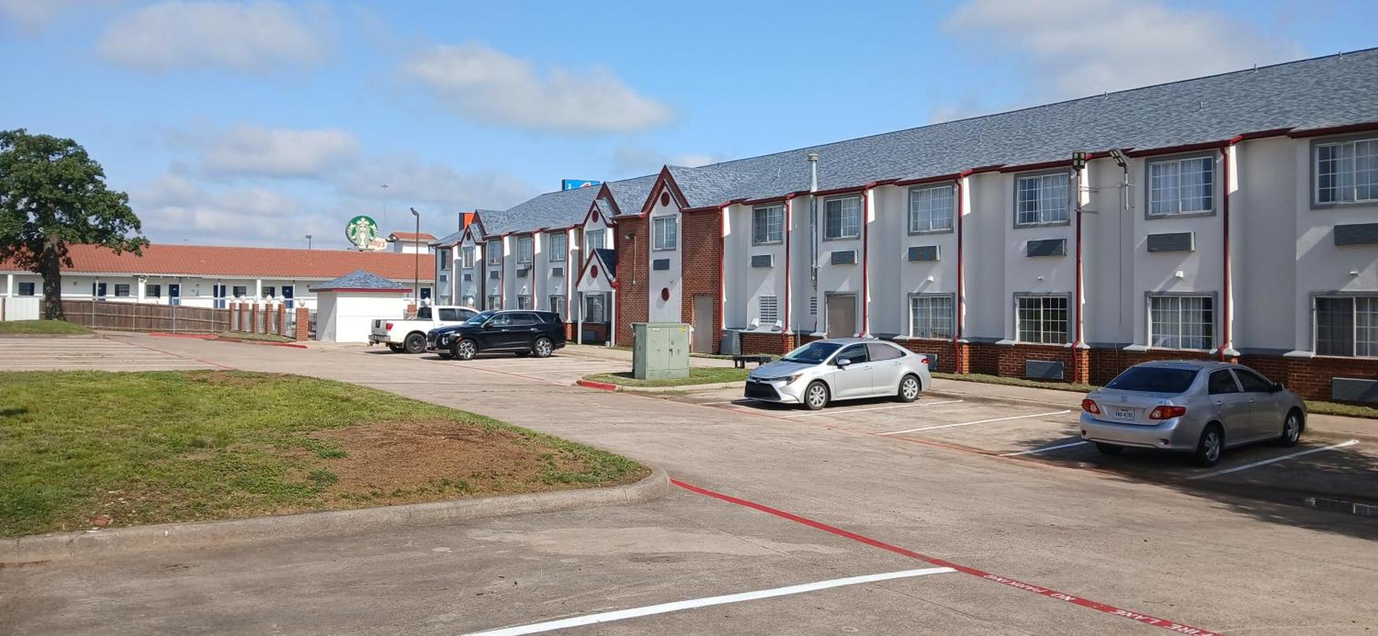 Red Roof Inn & Suites Euless - Dfw Airport Southwest Bagian luar foto